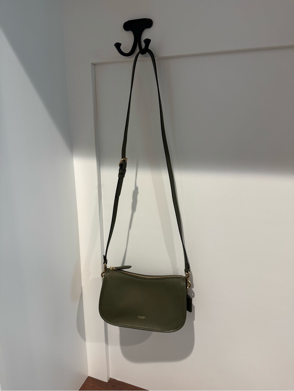 Coach Olive Green Waverly handbag and Olive Green Essential Card Holder Wallet - Picture 2 of 9